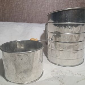 Vintage Metal Flour Sifter - Silver